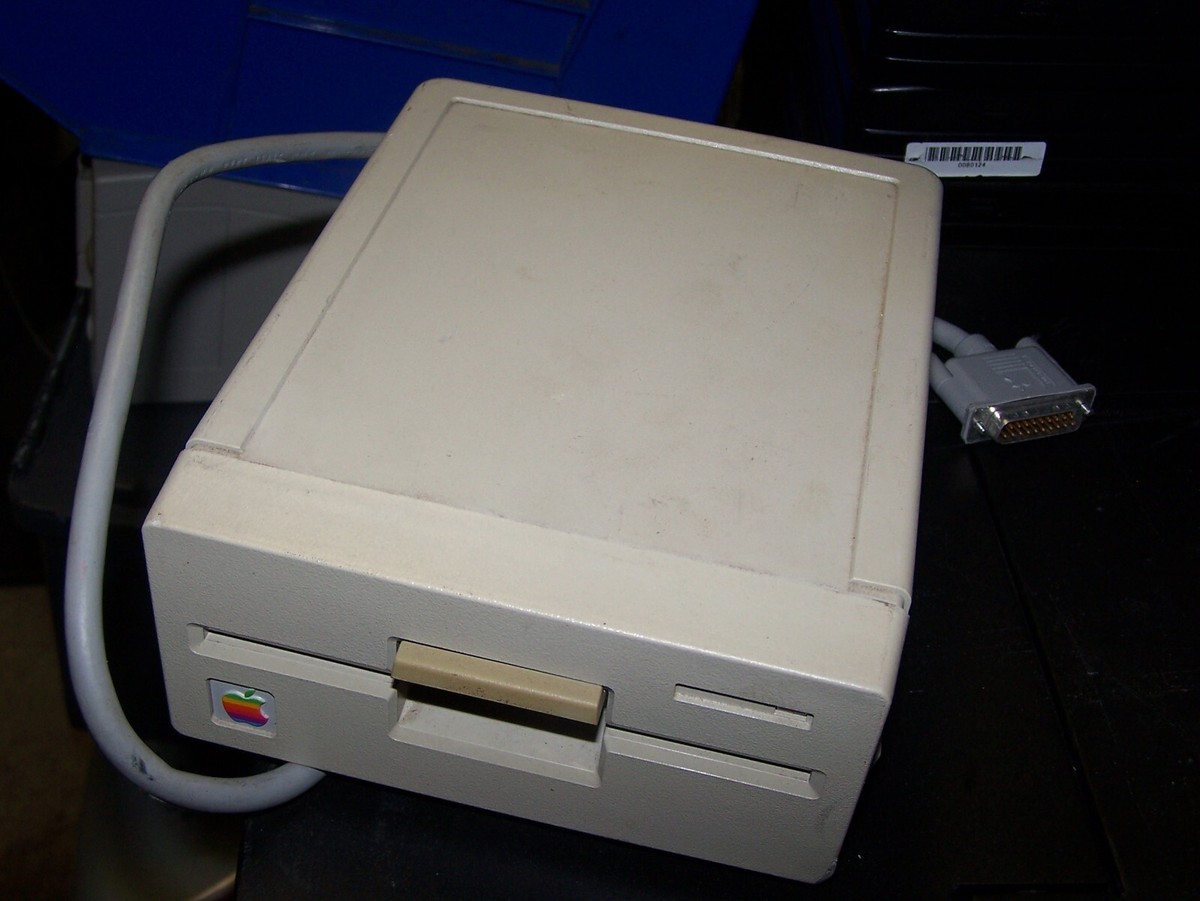 Apple Apple 5.25 Drive A9M0107 5.25 Disk Drive Model A9M0107