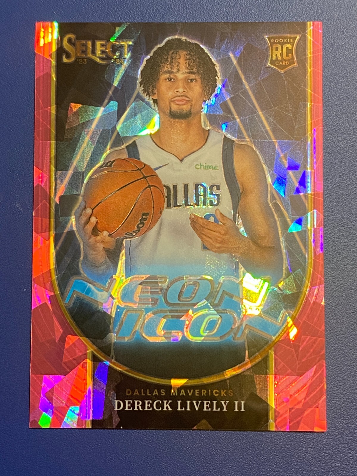 2023-24 Panini Select Basketball Neon Icons Pink Ice Rookie 16 Dereck LIVELY /99