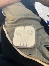 Apple White In-Ear 3.5mm Jack Wired Earbuds W/ Case New Sealed