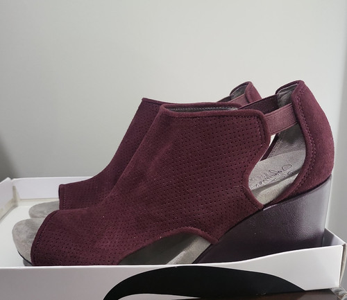 Life Stride Soft System Burgundy Suede Perforated Wedge Slingback Sandals 9.5W