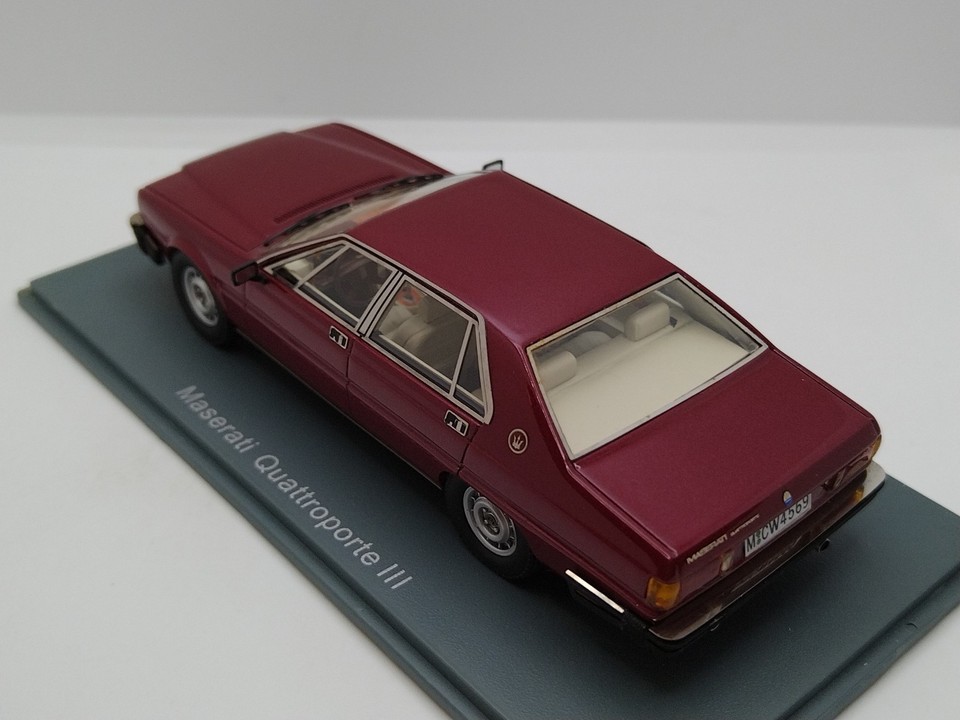 NEO 45170 Maserati Quattroporte Noire 1998 - Miniature 1/43 En Résine - Édition Limitée
