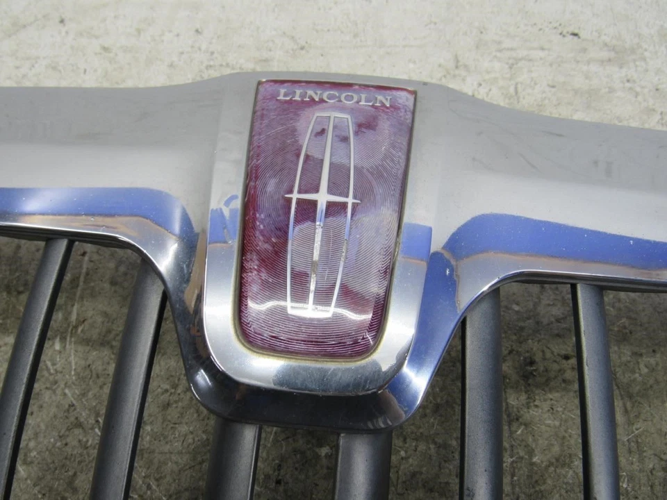 1998 2002 Lincoln Navigator front radiator grill grille assembly OEM Foto 4 de 4