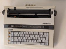 Montgomery Ward 1100 Electric Typewriter Used With Operating Instructions  thumbnail
