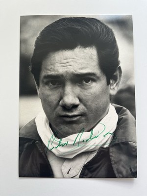 Autogramm von Pedro Rodriguez - von ihm signiertes Porsche Werksfoto