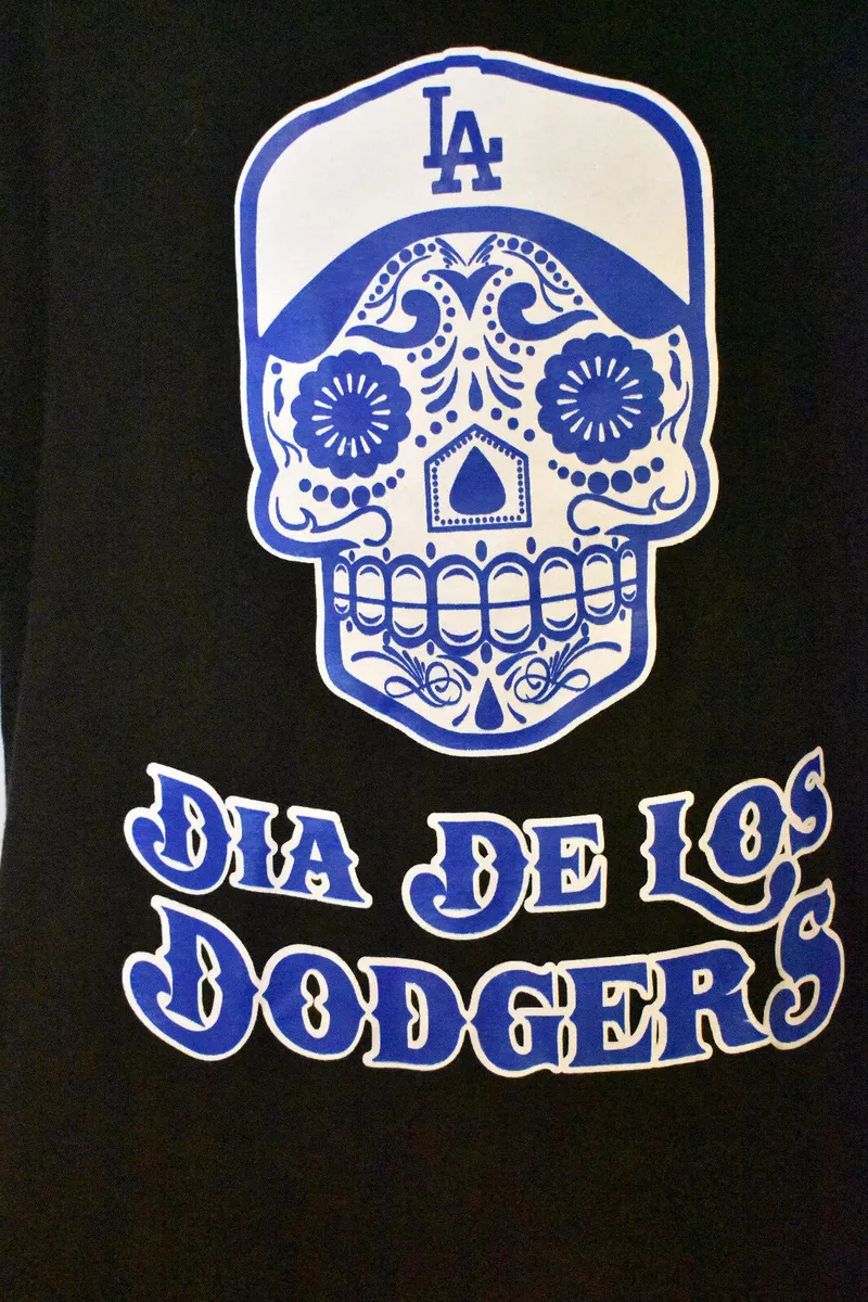 Dia De Los Dodgers Muertos T-Shirt