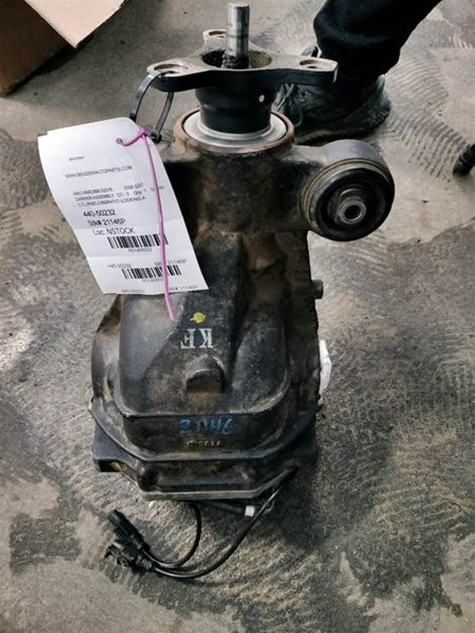 20072008 Infiniti G35 Rear Axle Differential Carrier 3.692 Ratio RWD