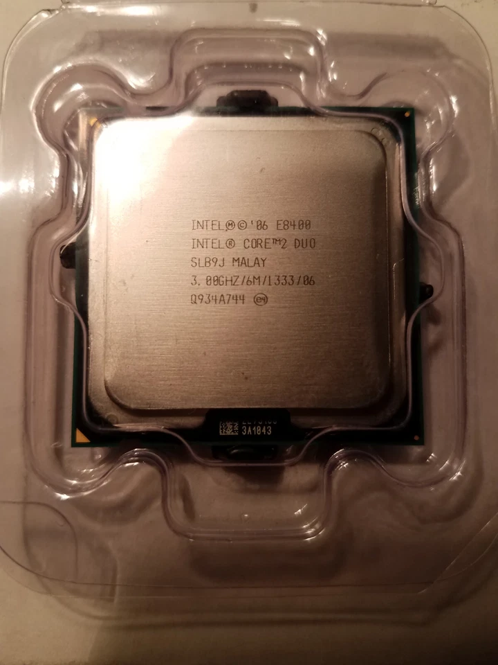 Intel Core 2 Duo E8400 FSB 1.333 GHz 3.0 GHz 6MB L2 Cache Socket 775 CPU SLB9J - Image 3 of 4