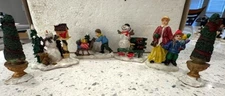 VTG Set Of Christmas Village Pieces People Figures Miniature Figurines Lot of 6