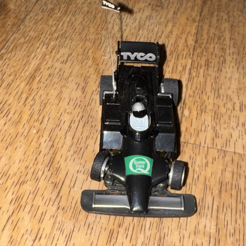 Трассовая автомодель Tyco TCR Total Control Racing Quaker State Formula 1 Indy - Изображение 2 из 4
