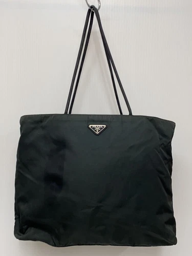 Sac à main PRADA nylon noir uni plaque un point marque logo occasion