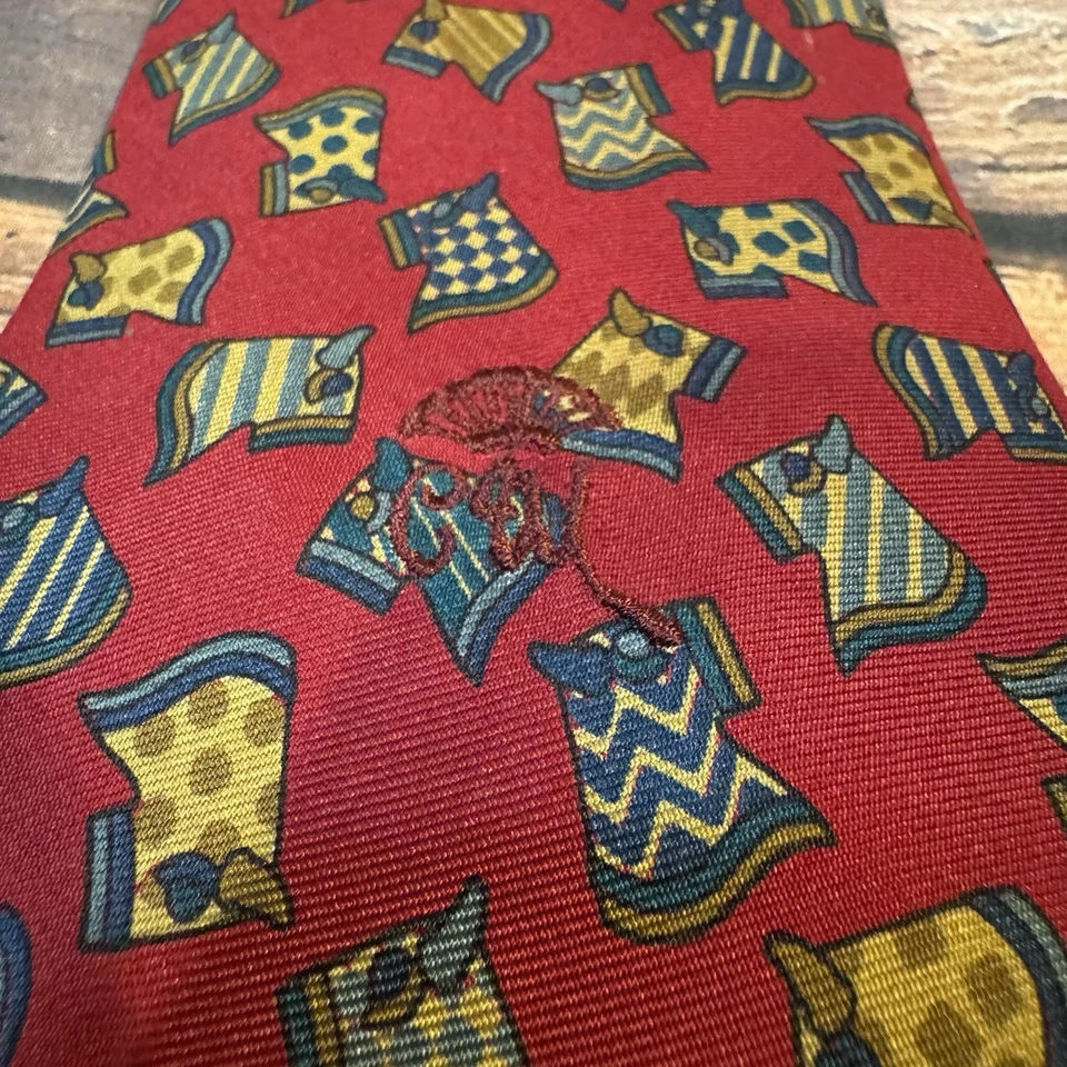 Corbata de seda condesa Mara roja medieval patrón de caballo logotipo bordado 57” Foto 3 de 4