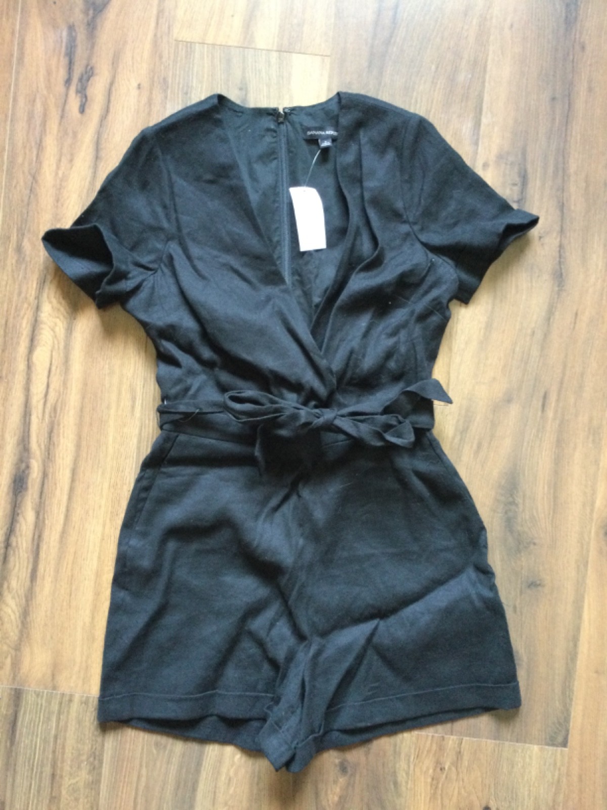 Banana Republic Romper Womens 2 Black Short Sleeve Pockets V Neck Cuffed Stretch