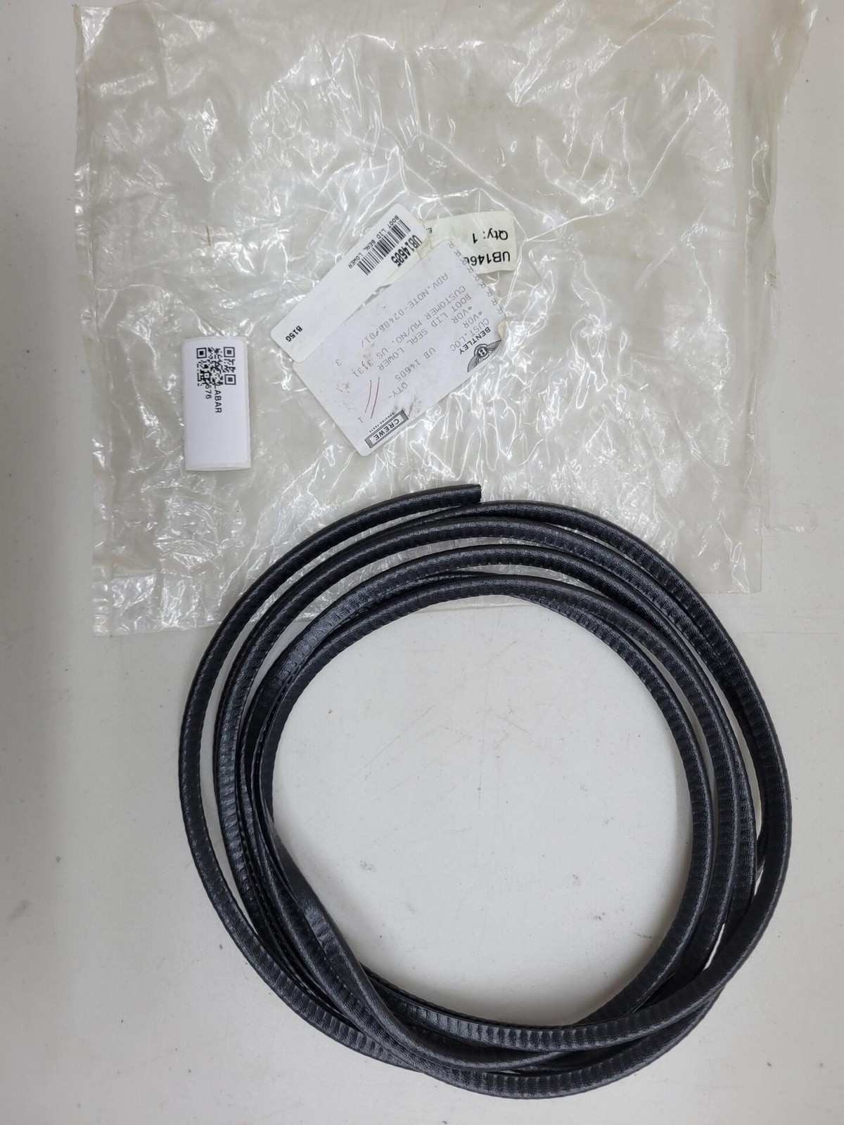 Rolls Royce / Bentley Boot Lid Seal Lower UB14605