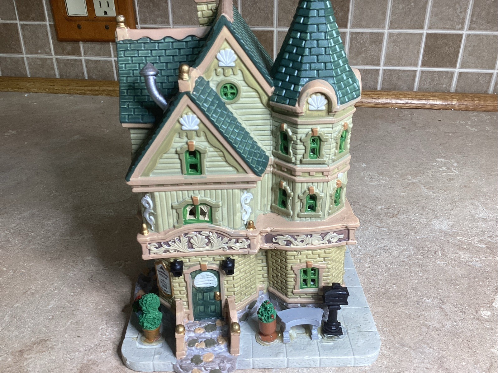 Picture 2 of 8