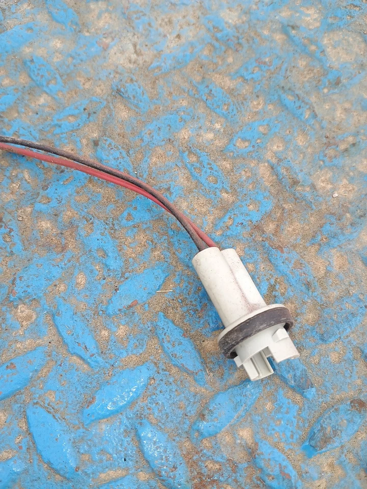 1992 Geo Metro Convertible Turn Signal Corner Light Wire Harness Connector Drivr - Image 3 of 4