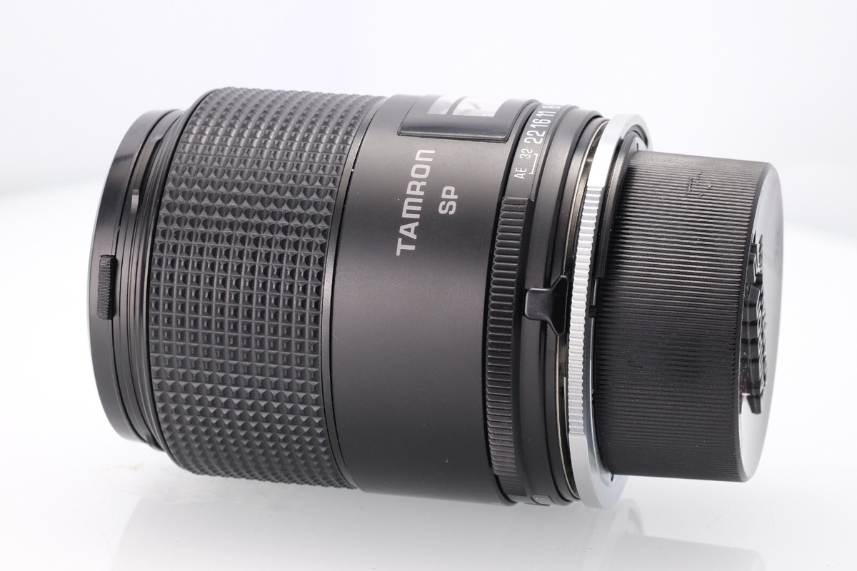 Tamron SP 90mm f2,5 Macro in Very Good Condition With Lens Hood