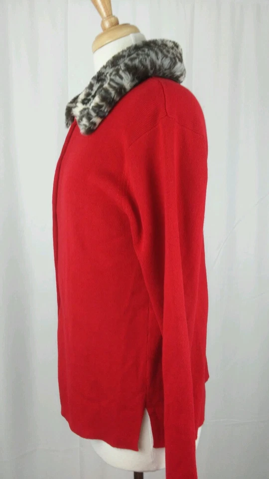 Suéter con botones rojos Kikit Maurice Sasson de colección con bufanda extraíble con estampado animal talla M Foto 3 de 4