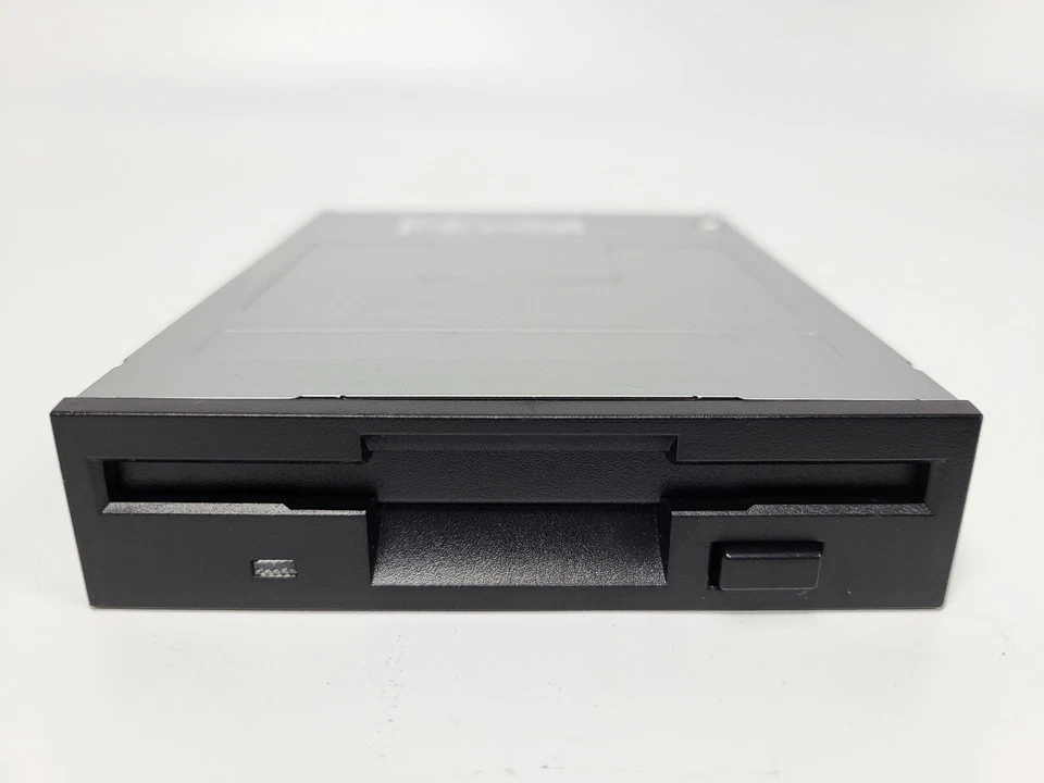 Samsung SFD-321B Floppy 3.5" Disk Drive, 135TPI, High Density, FDD 34-Pin, Black - Image 2 of 4