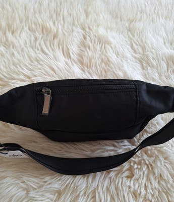 Black Crossbody Belt Bag Fanny Pack Waist Travel Everyday Alo Yoga