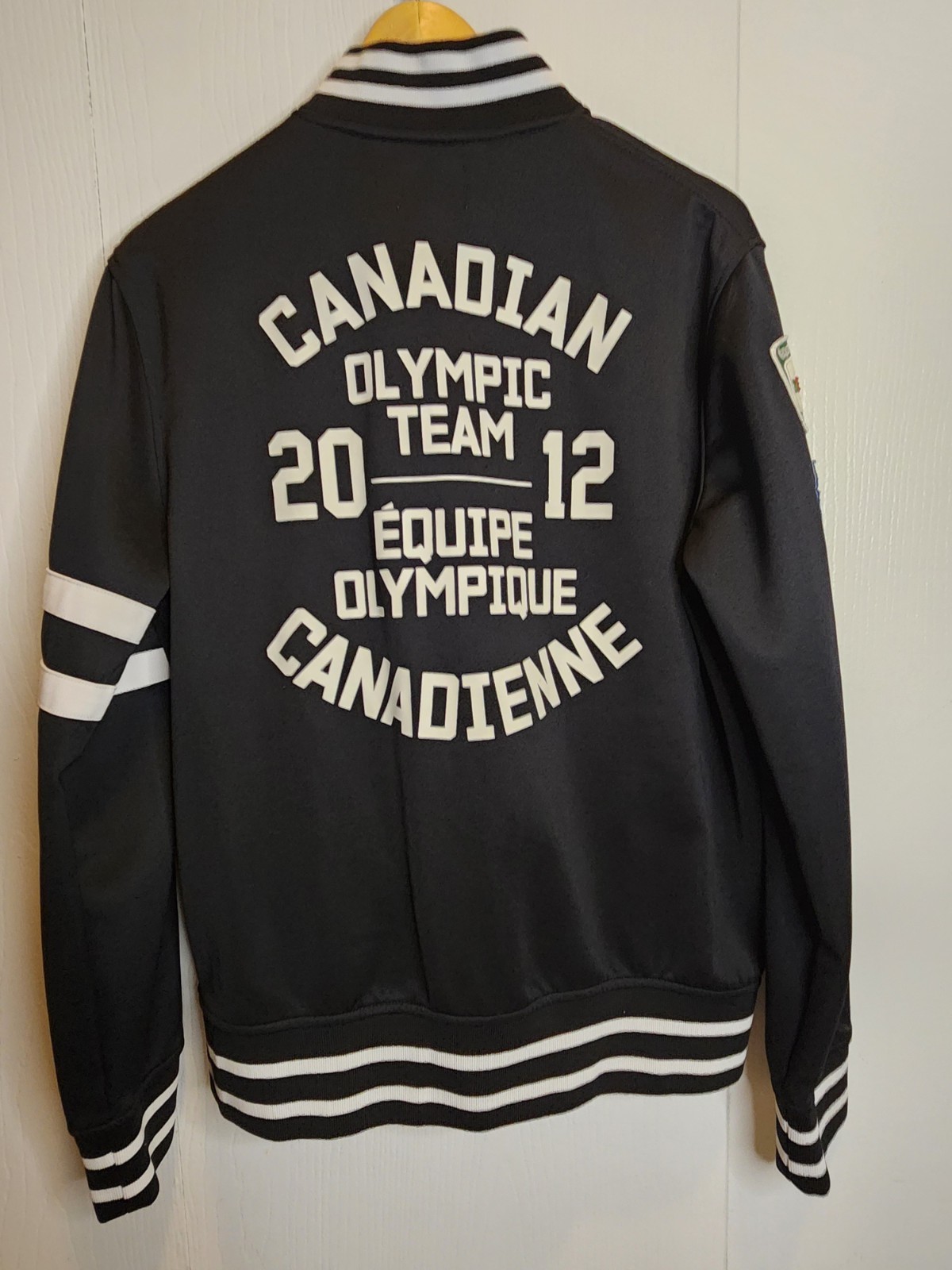 Hudson's Bay Canada Olympic Team Track Jacket Mens Size Medium Canadian Patches