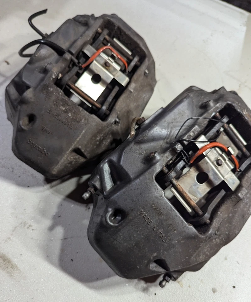 04-15 JUEGO DE PINZAS DE FRENO DELANTERAS VOLKSWAGEN TOUAREG PORSCHE CAYENNE 6 PISTONES BREMBO Foto 3 de 4