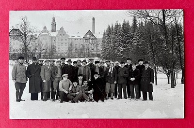 Foto AK CHEMNITZ um 1910/20 Gruppenbild im Schnee Winteransicht    ( 178991
