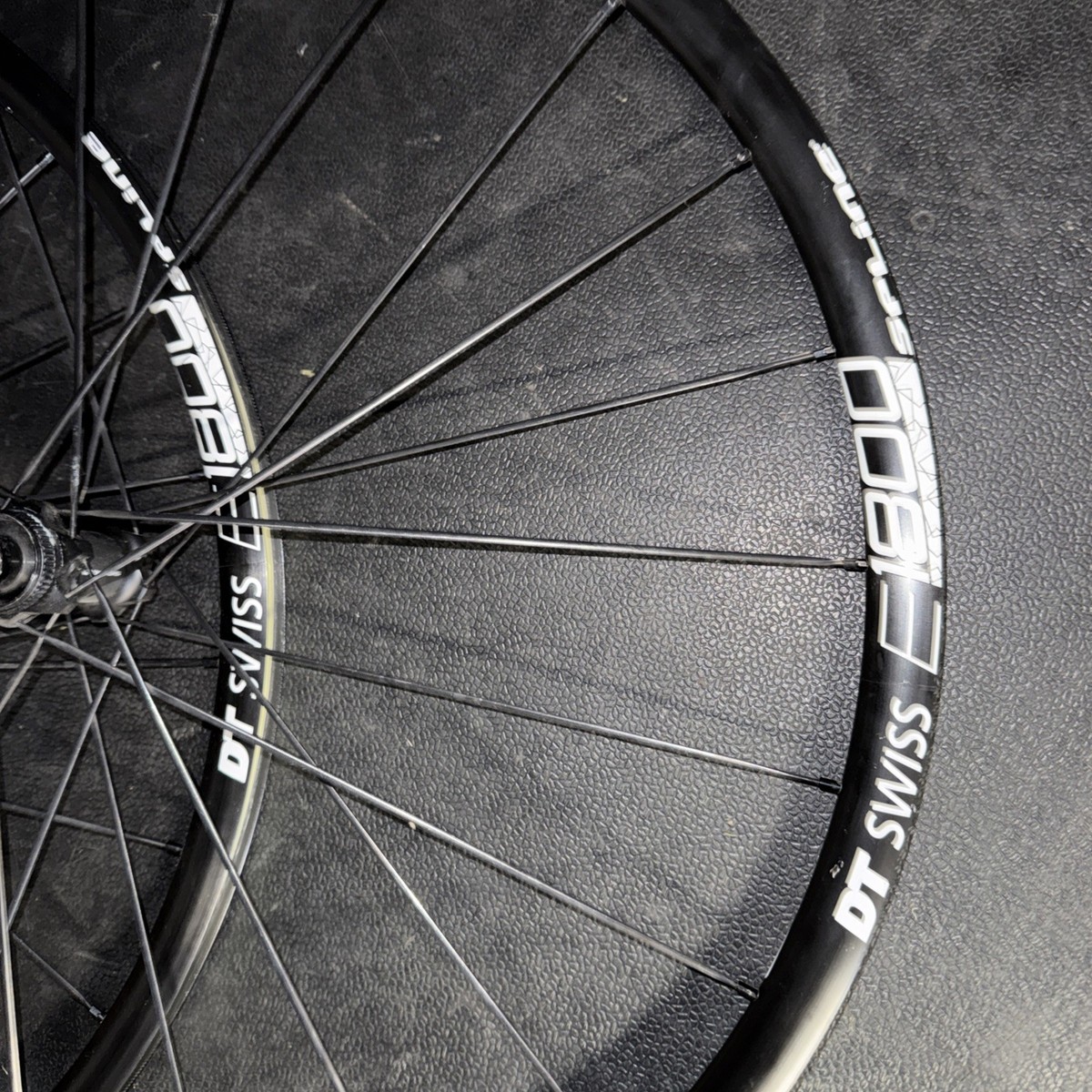 Dtswiss E1800 Spline 32mm Disc Brake Wheelset Tuebless Gravel Road