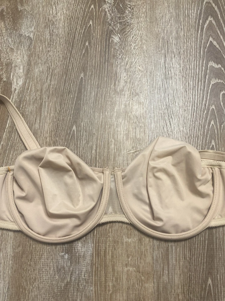 Chantelle Bra 32DDDD 94235 C Magnifique Nouveau Beige Tan Minimizer Underwire - Image 3 of 3