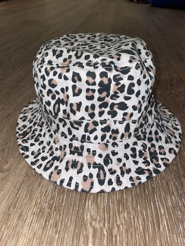 urban outfitters bucket hat cheetah 
