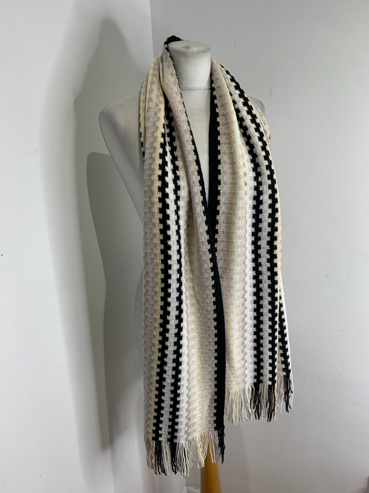 Missoni zig zag geometric pattern knit scarf VGC … - image 1