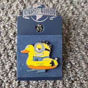 Universal Studios Despicable Me Minions Duck Float Trading Pin Collectible Swim