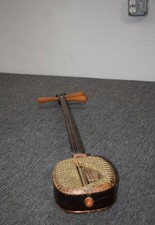 Sanxien japanese musical instrument