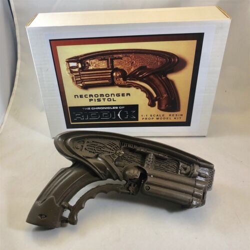 The Chronicles of Riddick Necromonger Pistol Resin Prop Replica Model Kit - Afbeelding 1 van 5