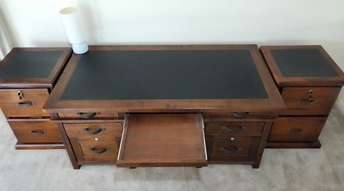 Solid Mahogany Office Desk - Executive Partners Desk ⭐️Free Delivery -100kmR ⭐️ - Picture 3 of 7