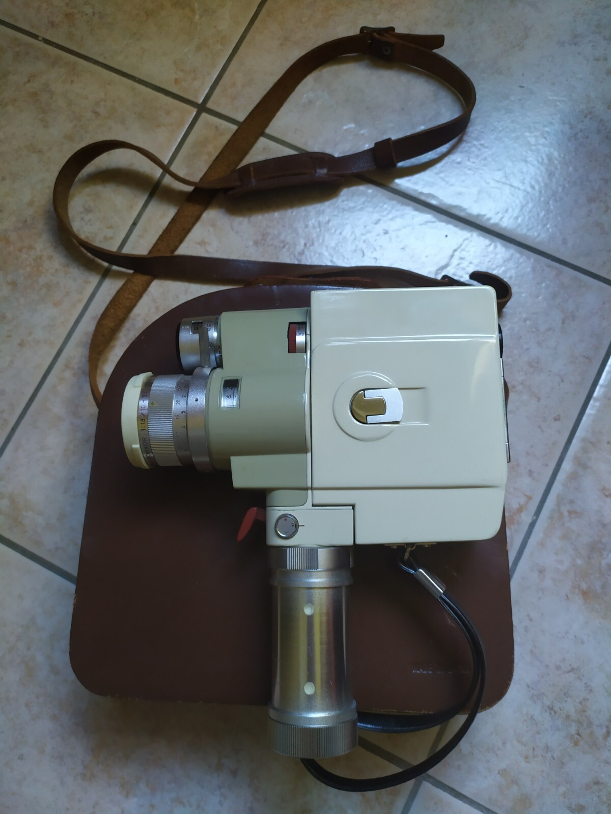 Foto 1 di 19