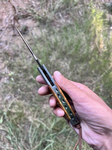 Cuchillo Plegable Hecho a Mano Hoja Damasco Acero Anodizado Mitra Damasco Colección... - Imagen 6 de 7