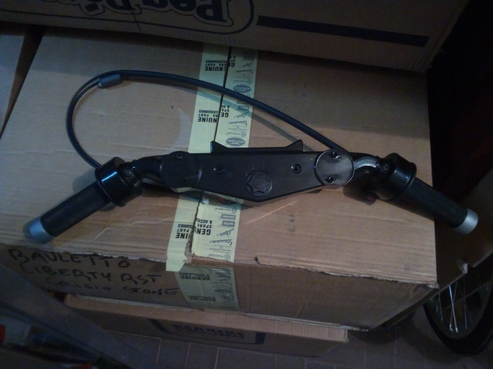 MANUBRIO COMPLETO MOTO PEG PEREGO DUCATI GP 12 VOLT MANUBRIO COMPLETO MOTO PEG PEREGO DUCATI GP 12 VOLT