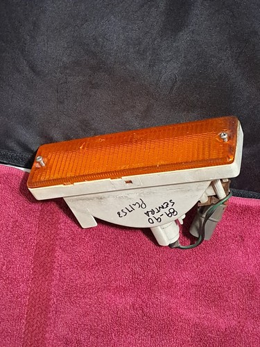 USED Vintage 1990 Nissan Sentra Left Front Signal Light - Picture 6 of 6
