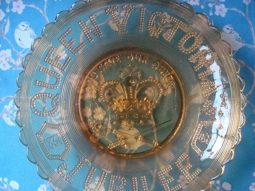 Queen Victoria Jubilee Bowl ~ 1837 to 1887 ~ Amber Glass ~ Pressed Beading 9.5in - Picture 2 of 12