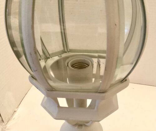 20” Vintage Lamp Post Light Top Architectural Lighting, Beveled Glass - Picture 4 of 5