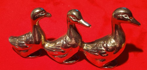 Miniature Solid Brass Duck Family Figurine - Foto 1 di 9