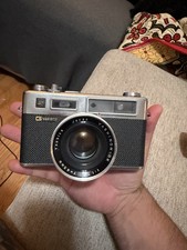 Yashica Electro 35 Camera w/ 1:1.7 Lens 45 mm Lens for parts.
