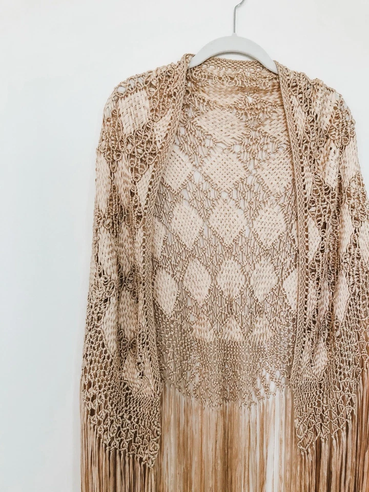 ANTIGUO CHAL DE CINTA DE SEDA TEJIDO A MANO AÑOS 20 CON FLECOS LARGOS EN CASCADA Foto 4 de 4