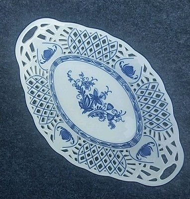 Zwiebelmuster Durchbruch Brotkörbchen,Schale Bavaria 24x15,3 h5,2cm Unbestossen