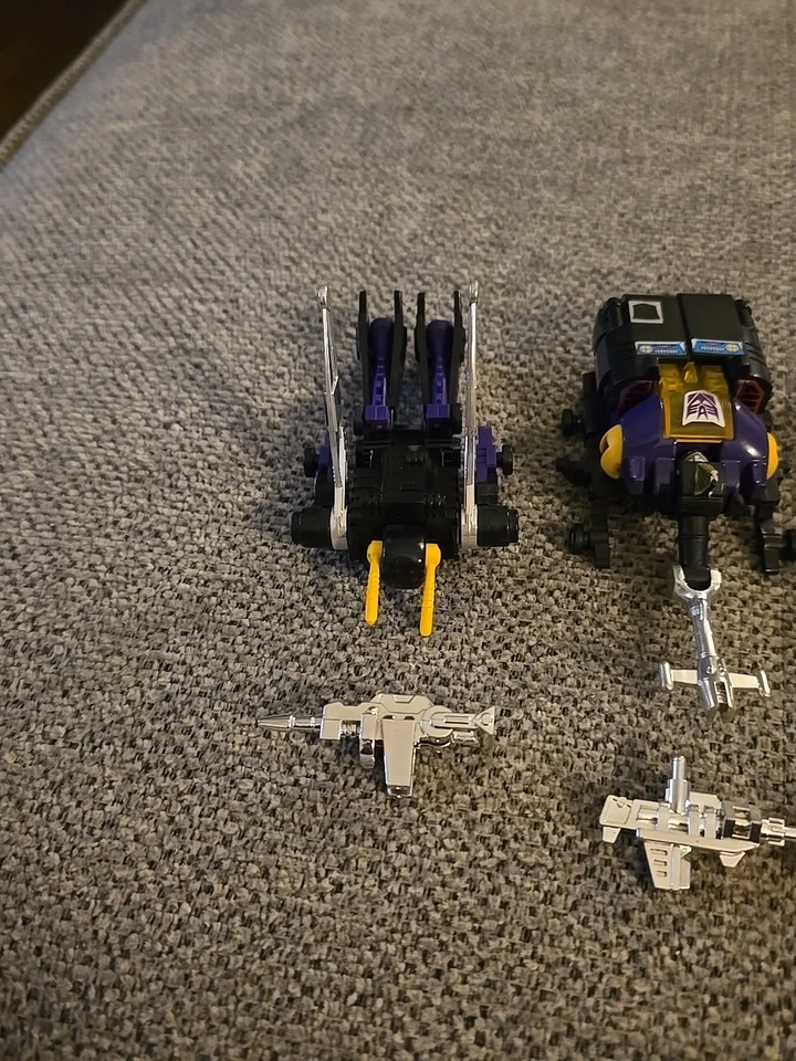 Transformers G1 Insecticons complete set o 3 Hasbro Bombshell Kickback Shrapnel - Image 2 of 4