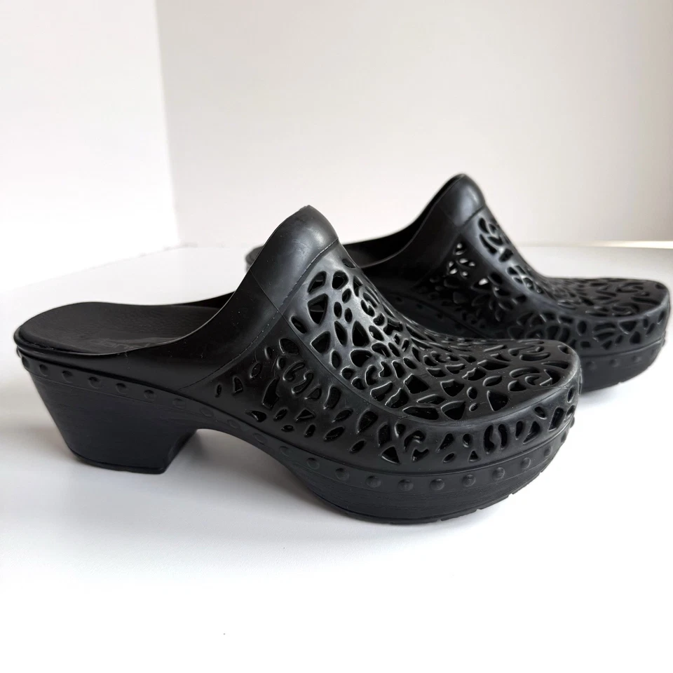 Tamanco Dansko Pippa couro preto tamanho 36 sapatos confortáveis estilo minimalista Normcore - Imagem 3 de 4