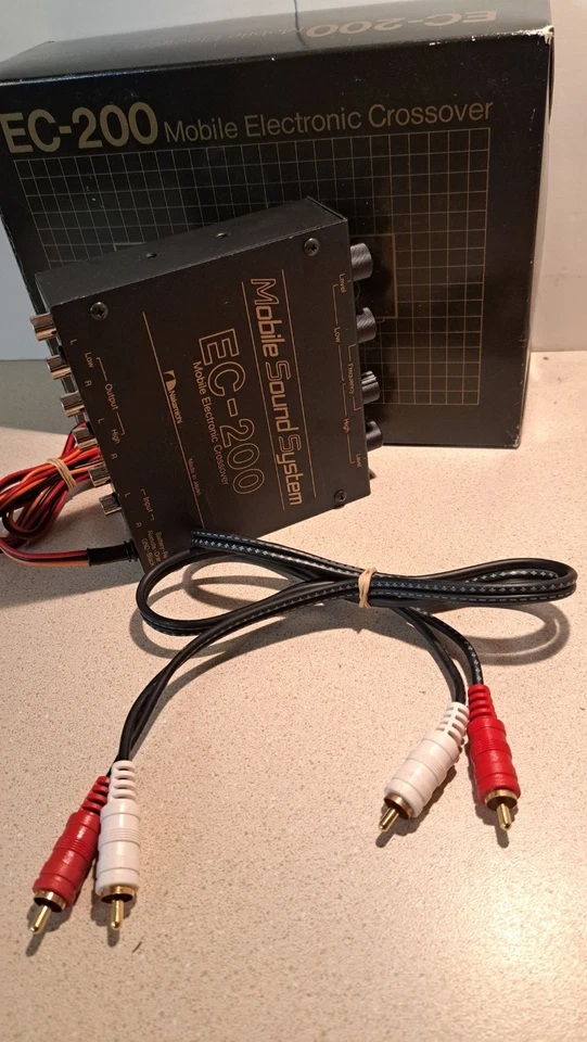 Nakamichi EC-200 Crossover y caja con cable RCA dorado Foto 3 de 4
