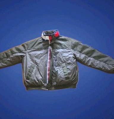 Tommy Hilfiger Winter Jacke,2 Jahre Alt,Gut Gepflegt,Nie Gewaschen,wie NEUE.