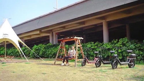 GQ8 Electric Scooter with Seat for Adults Foldable Commuter E-Scooter Black - Video 1 of 1