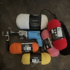 Rug Tufting Gun with 6 different colors of yarn